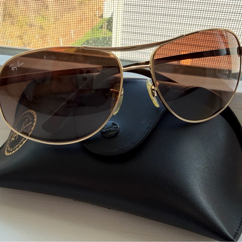 Ray-Ban Gold Aviator Sunglasses with Brown Lenses